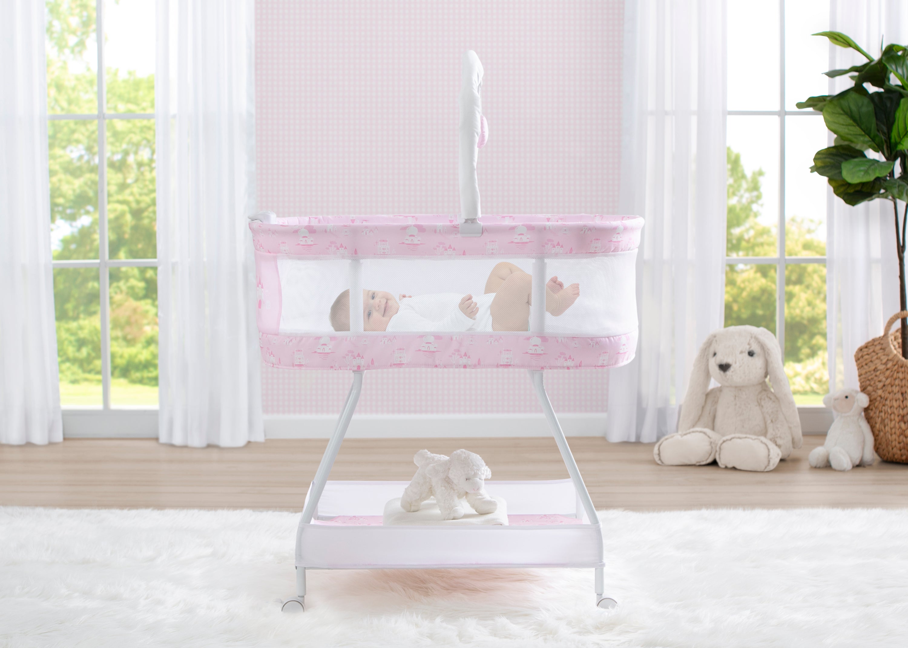 Princess Sweet Dreams Bassinet Delta Children - Main Image