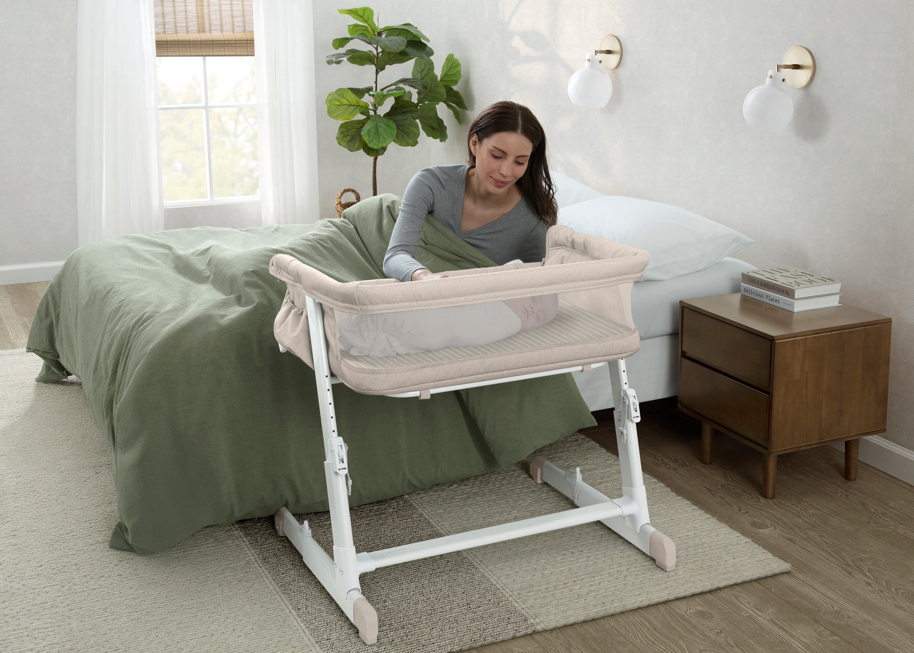 babyGap Deluxe Whisper Bedside Bassinet Delta Children
