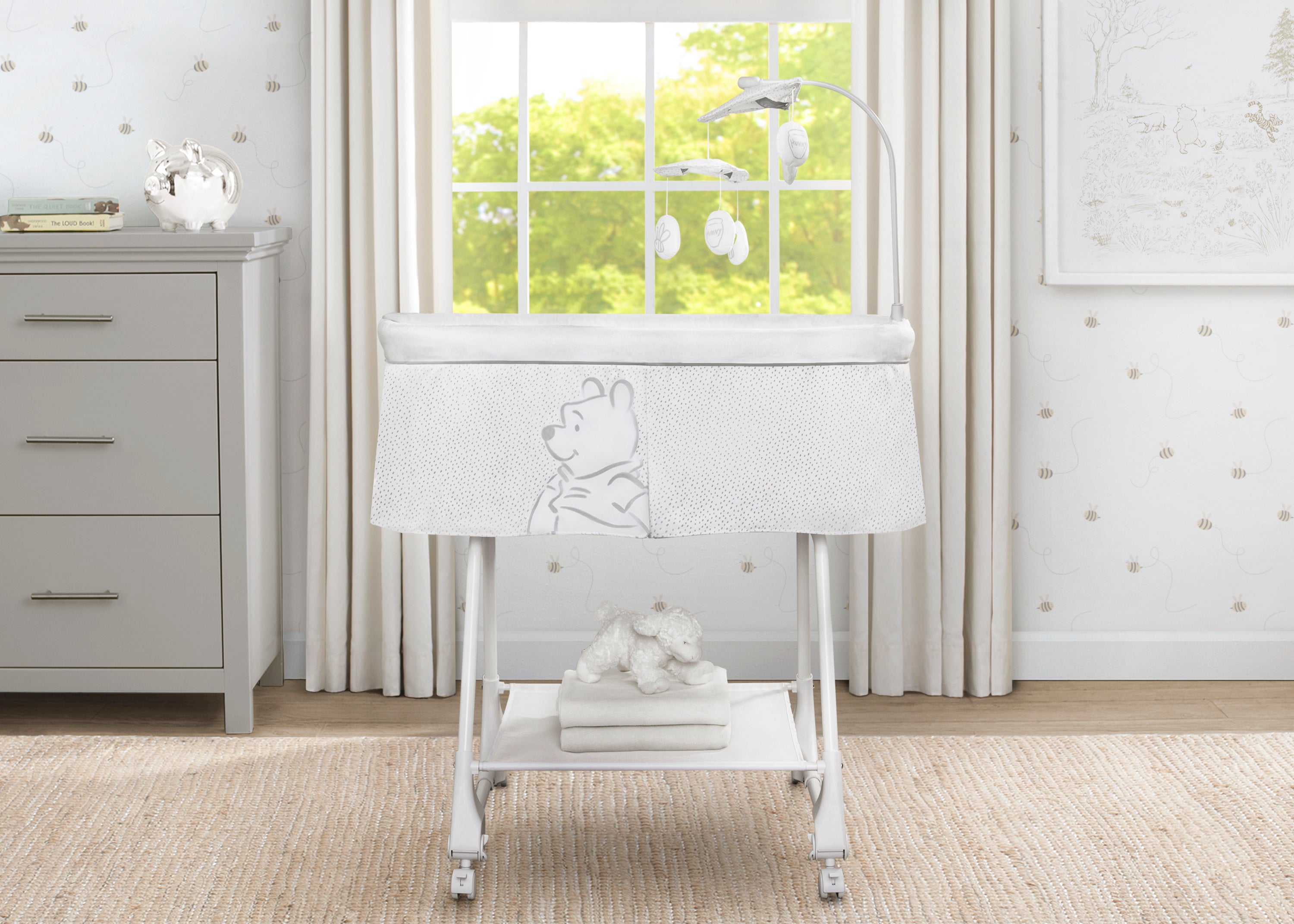 Winnie the Pooh Bassinet Delta Children