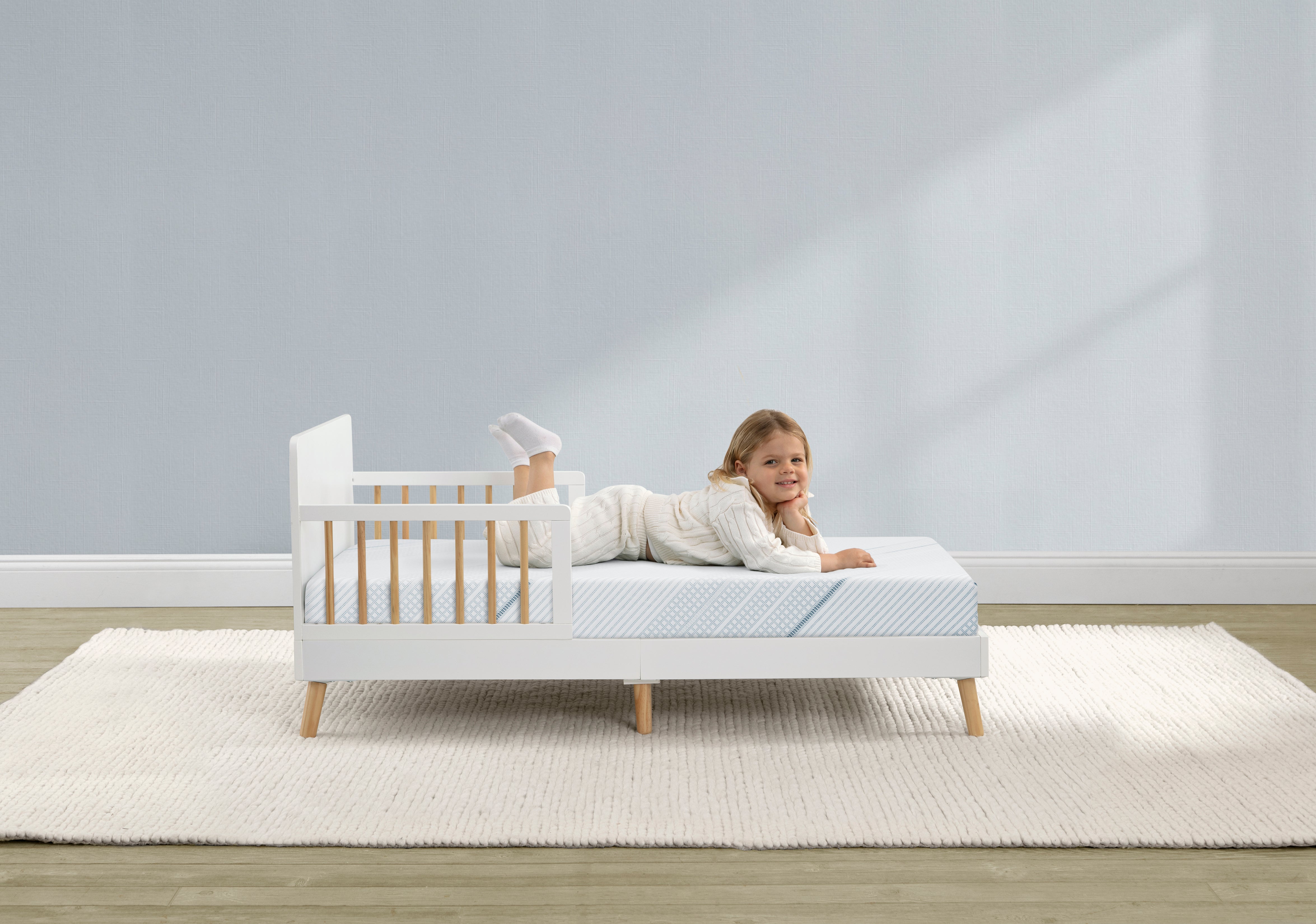 ANGEL ホワイト マットレス ロゴ入り Angel Whispers Dual Sided Baby Crib Mattress and Toddler | Delta
