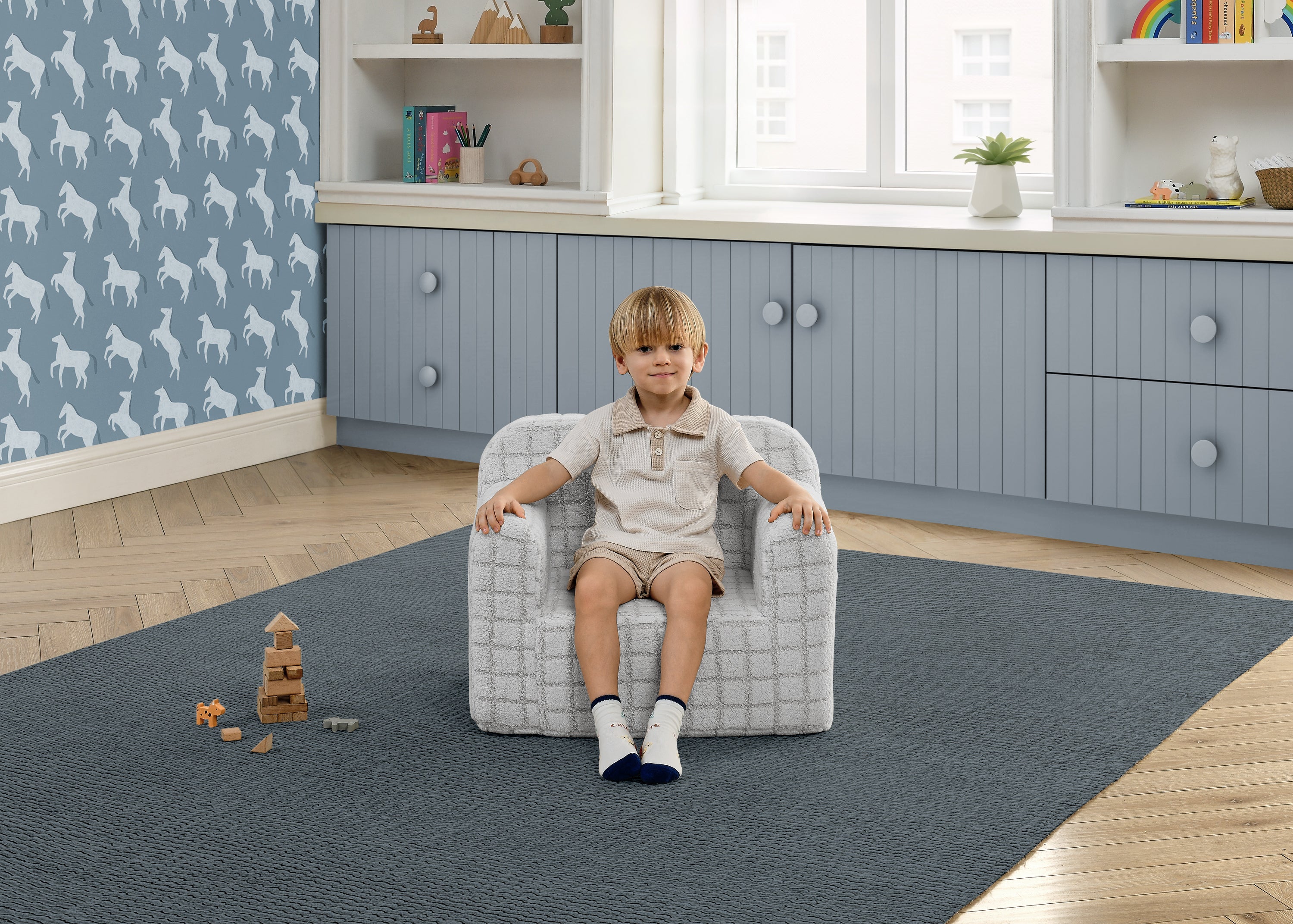 Checkered Cozee Chair | Delta Children