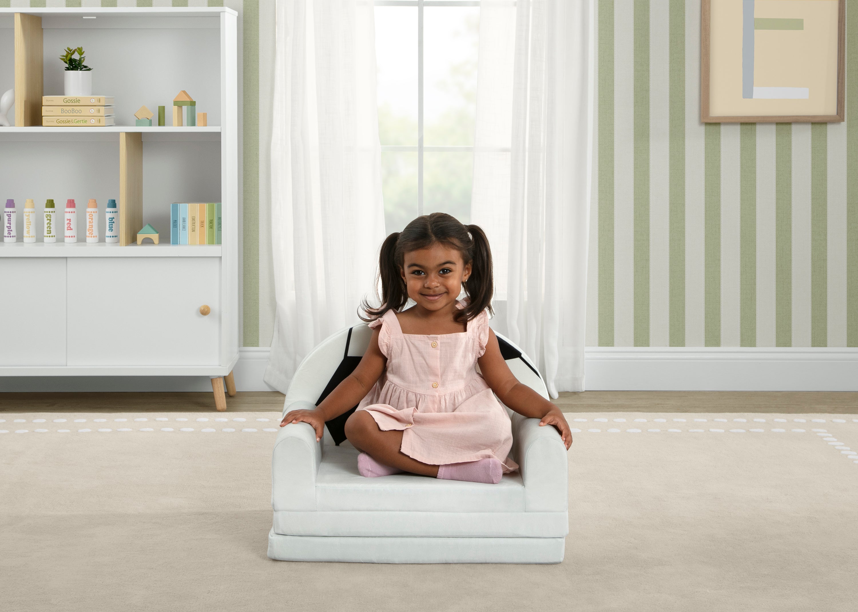 Cozee Soccer Ball Figural Flip-Out 2-in-1 Convertible Chair to