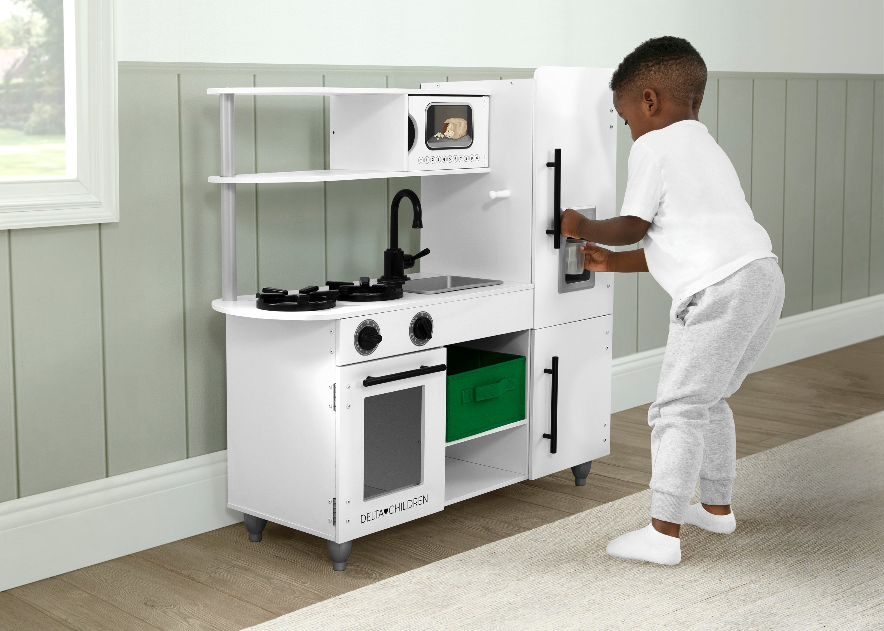 Deluxe Modern Kitchen Delta Children