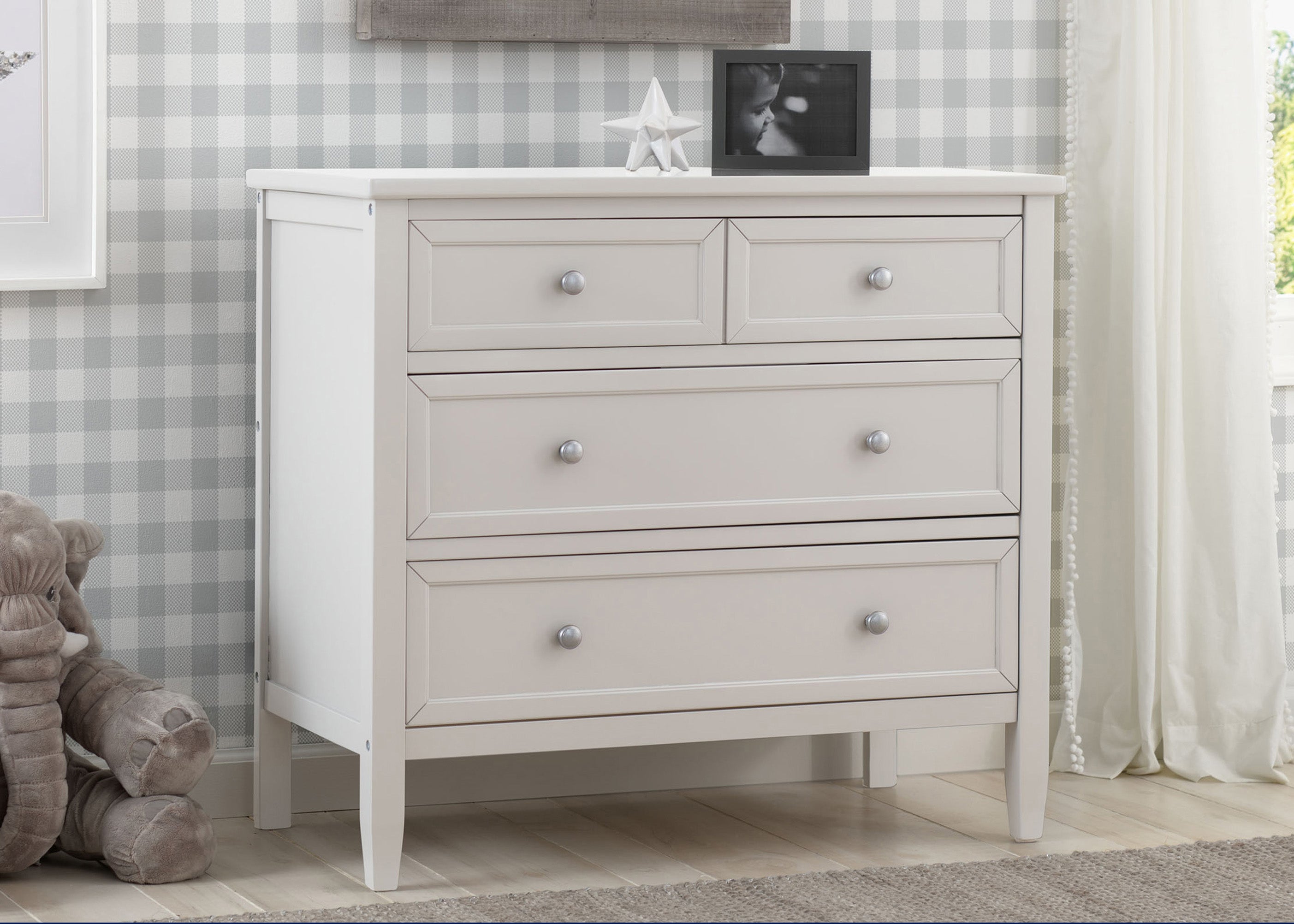 Epic Place 3 Drawer Dresser with Interlocking Drawers