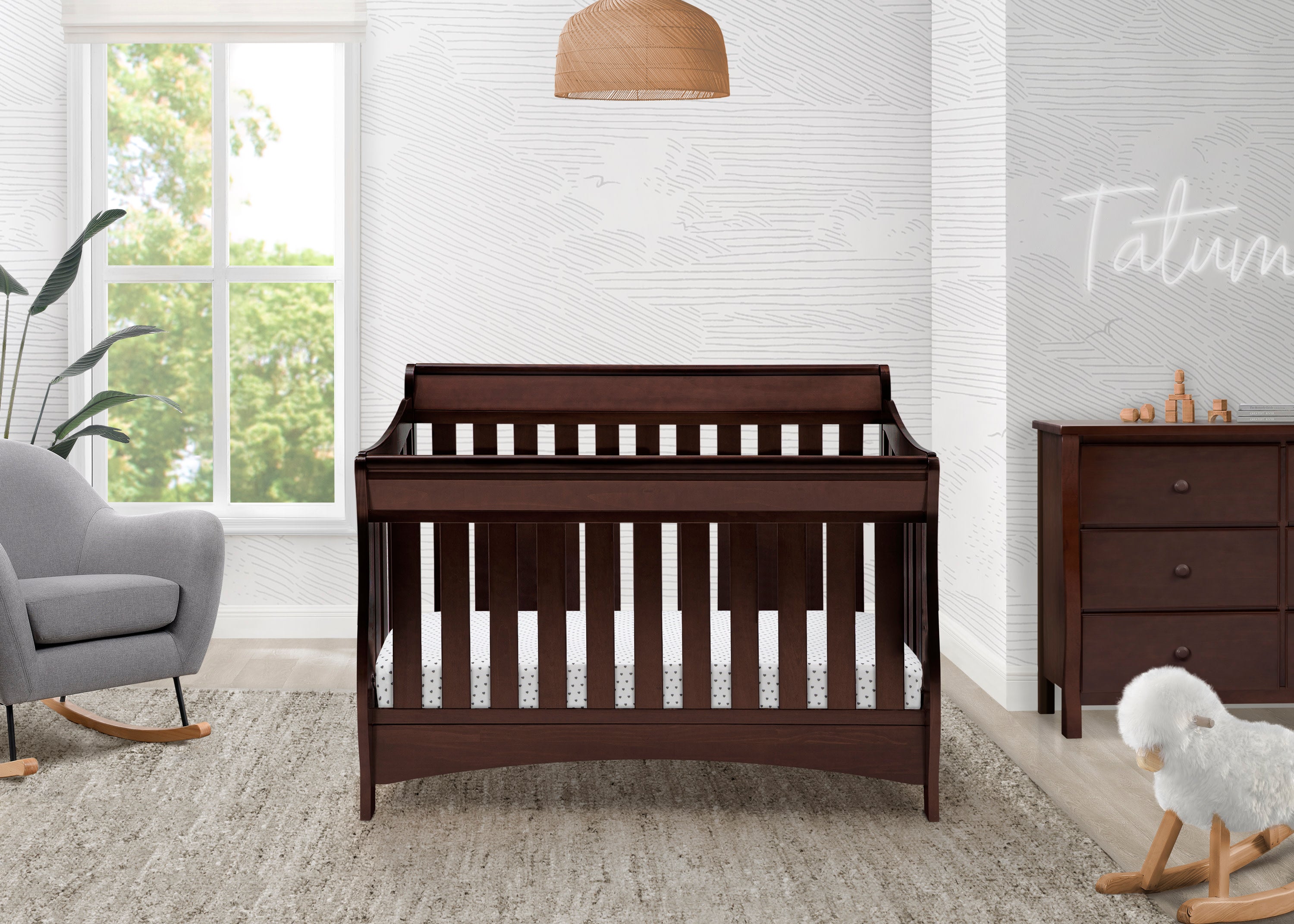 Bentley 'S' Series 4-in-1 Crib - Delta Children