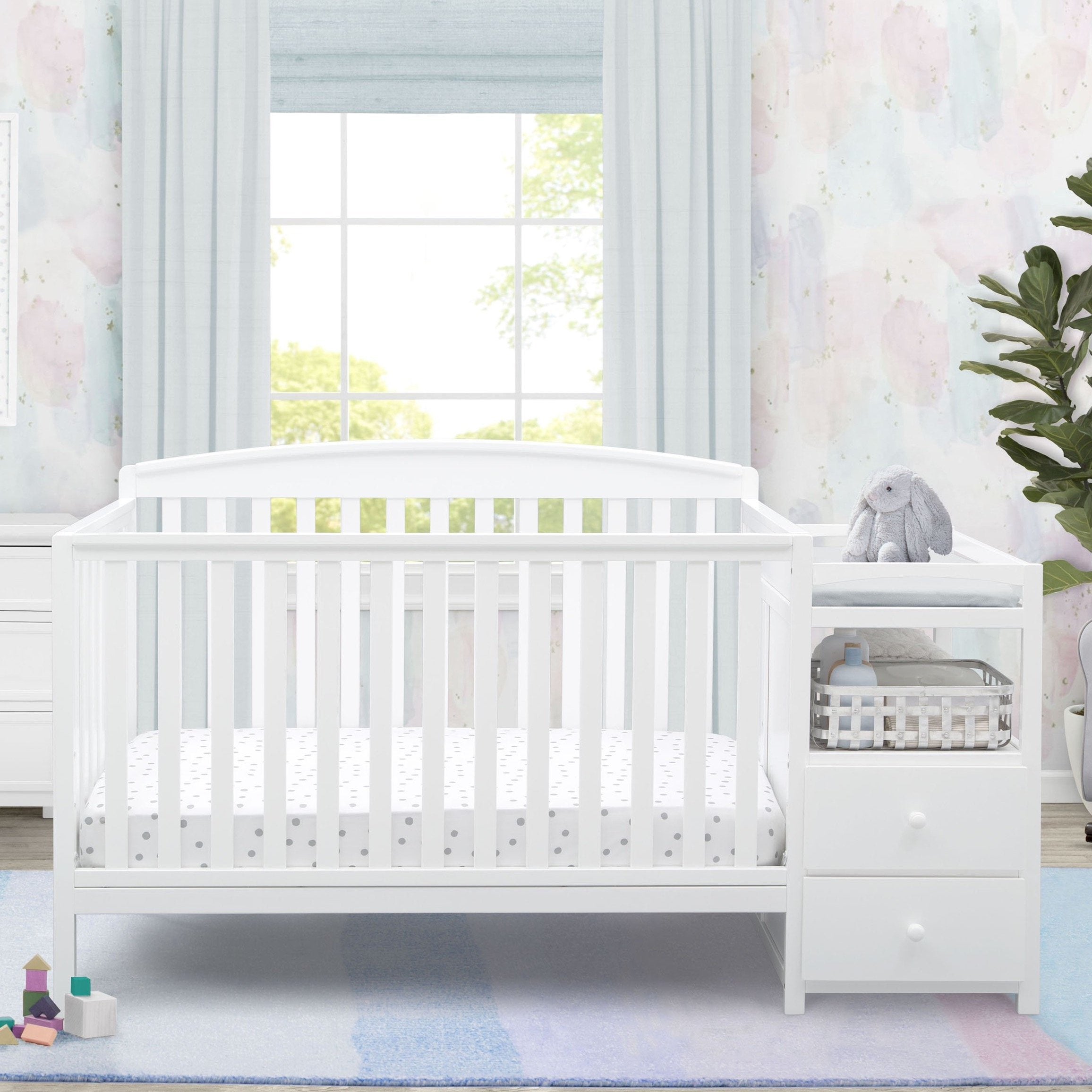 Royal Convertible Crib and Changer Delta Children