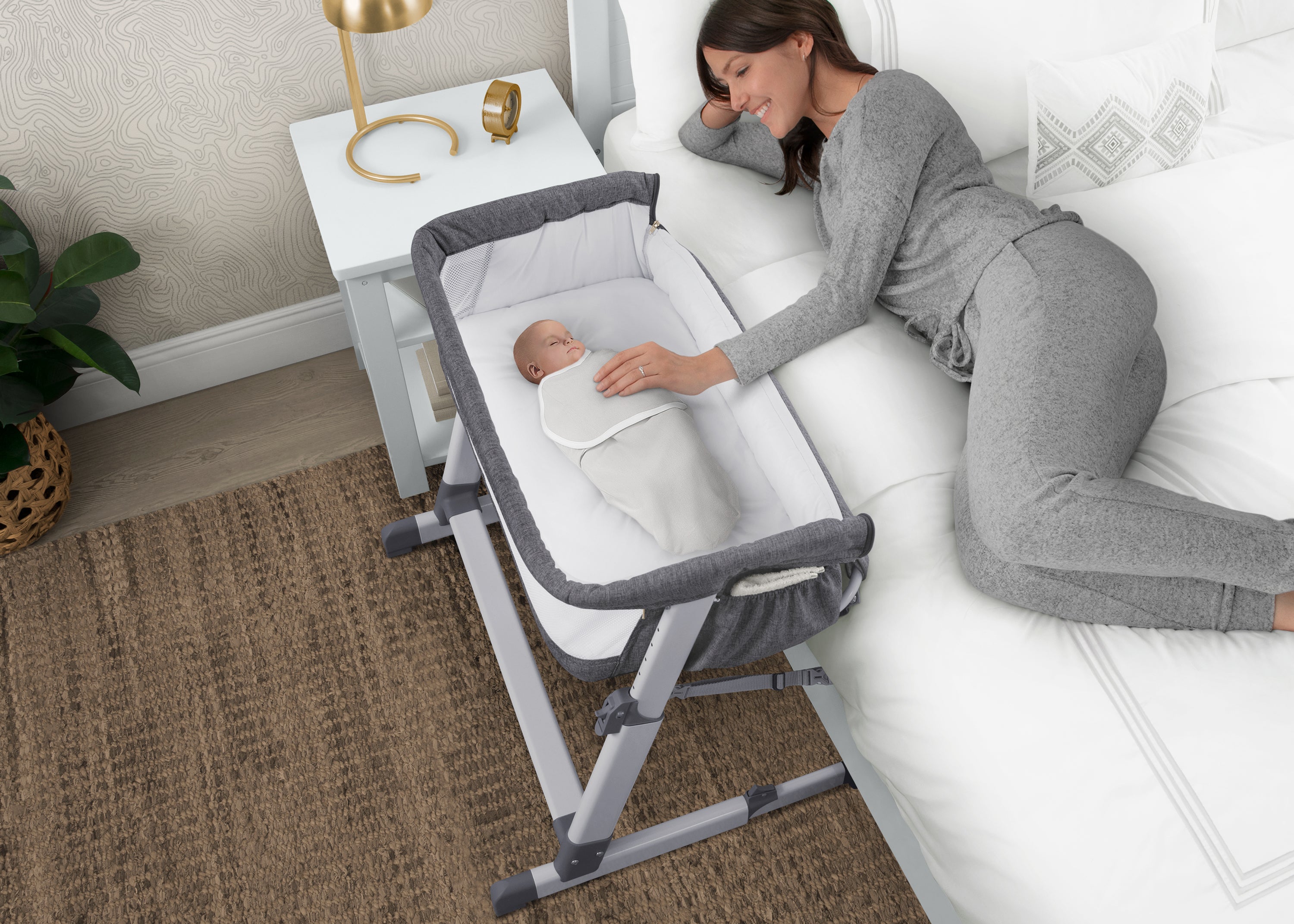 Simmons Kids Dream Bedside Baby Bassinet Sleeper