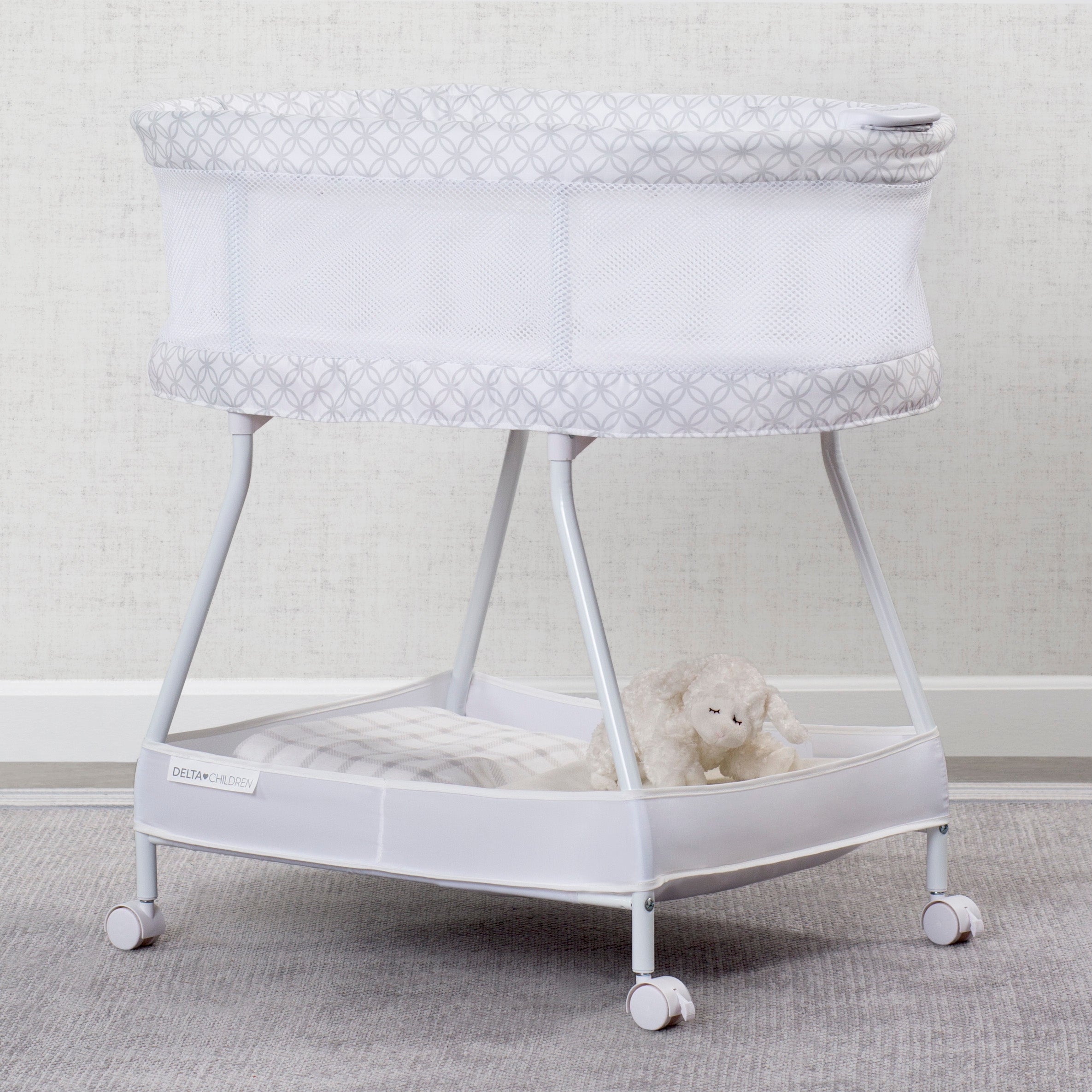 delta children reviews Sweet Dreams Bassinet with Airflow Mesh