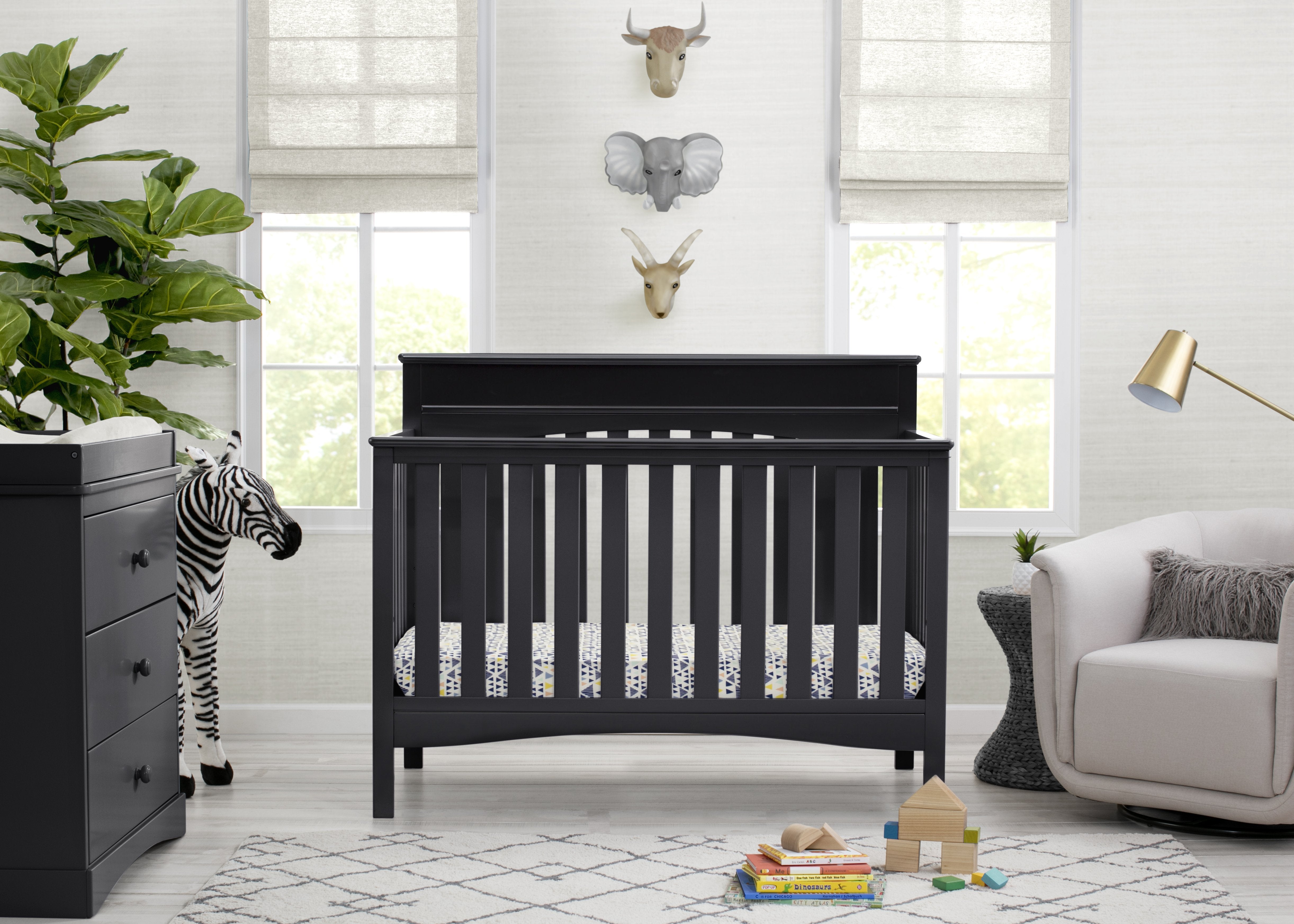 Skylar 4 in 1 Convertible Crib Delta Children