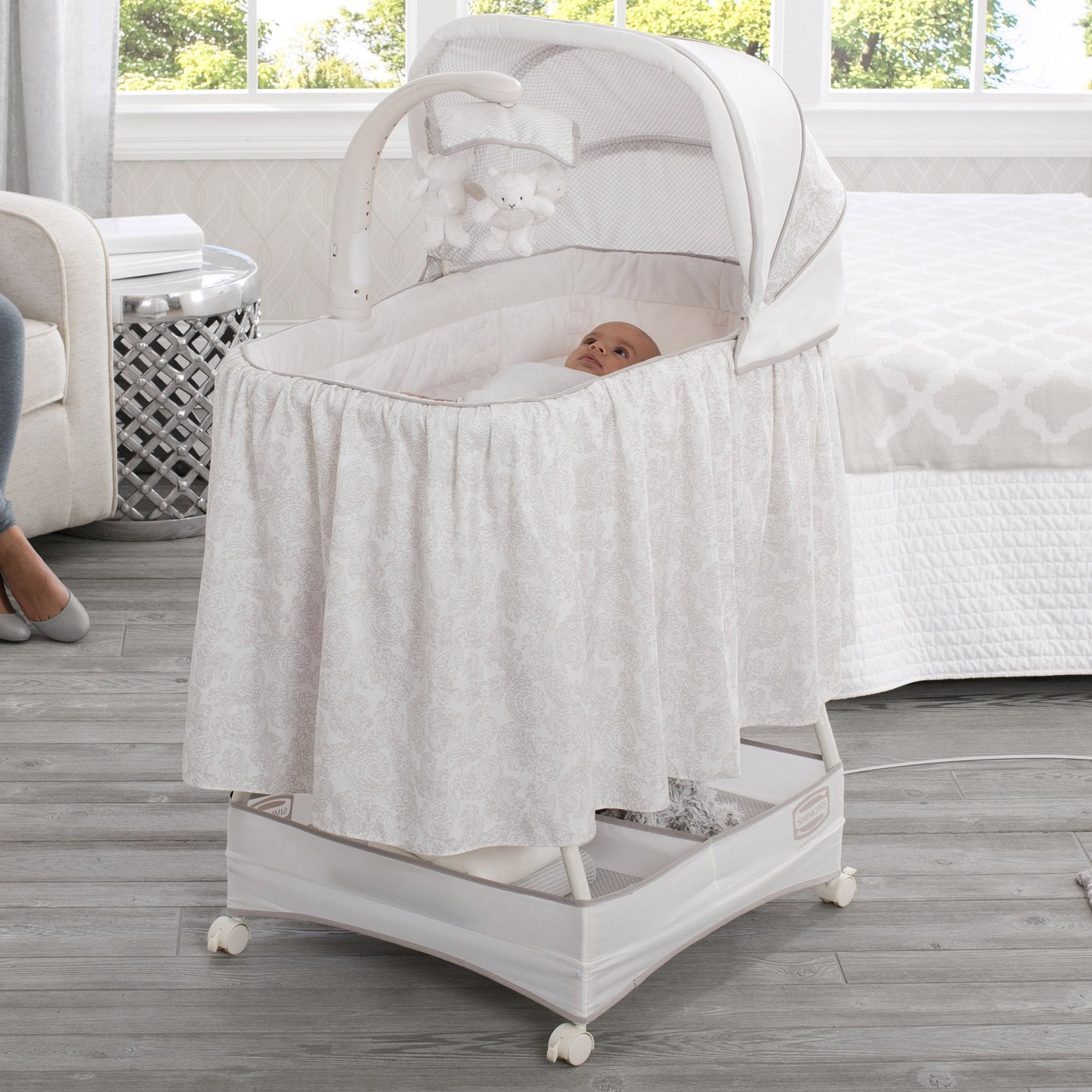 Simmons Kids® Silent Auto Gliding Deluxe Bassinet Delta Children