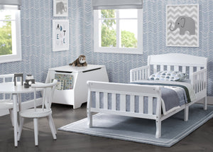Delta Children Canton Toddler Bed White (100) roomshot a1a 13