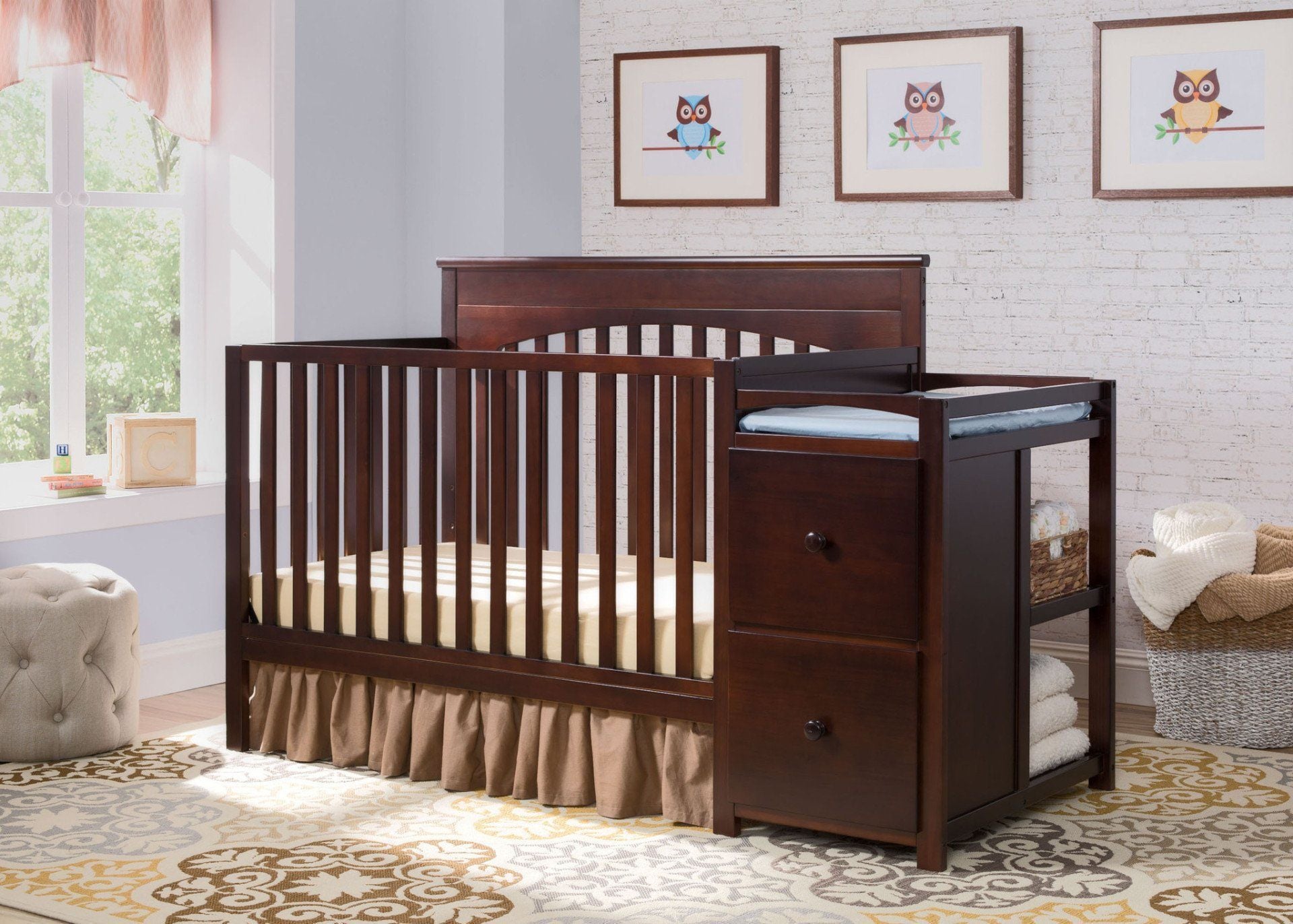 Layla Crib N Changer Delta Children