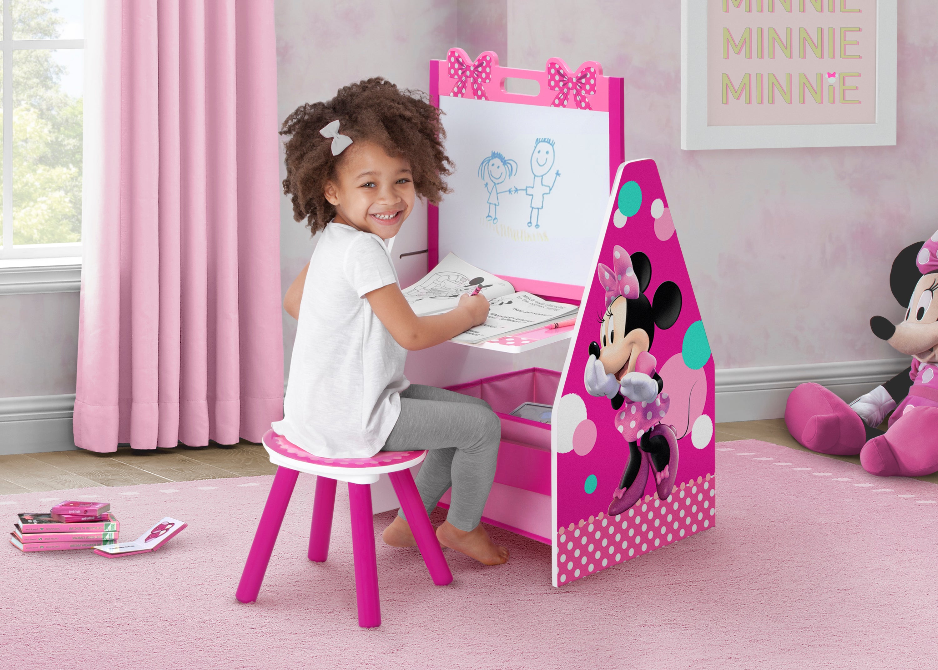 Delta Children Deluxe Kids Art Easel Desk Stool Toy Table Organizer, Disney Minnie Mouse