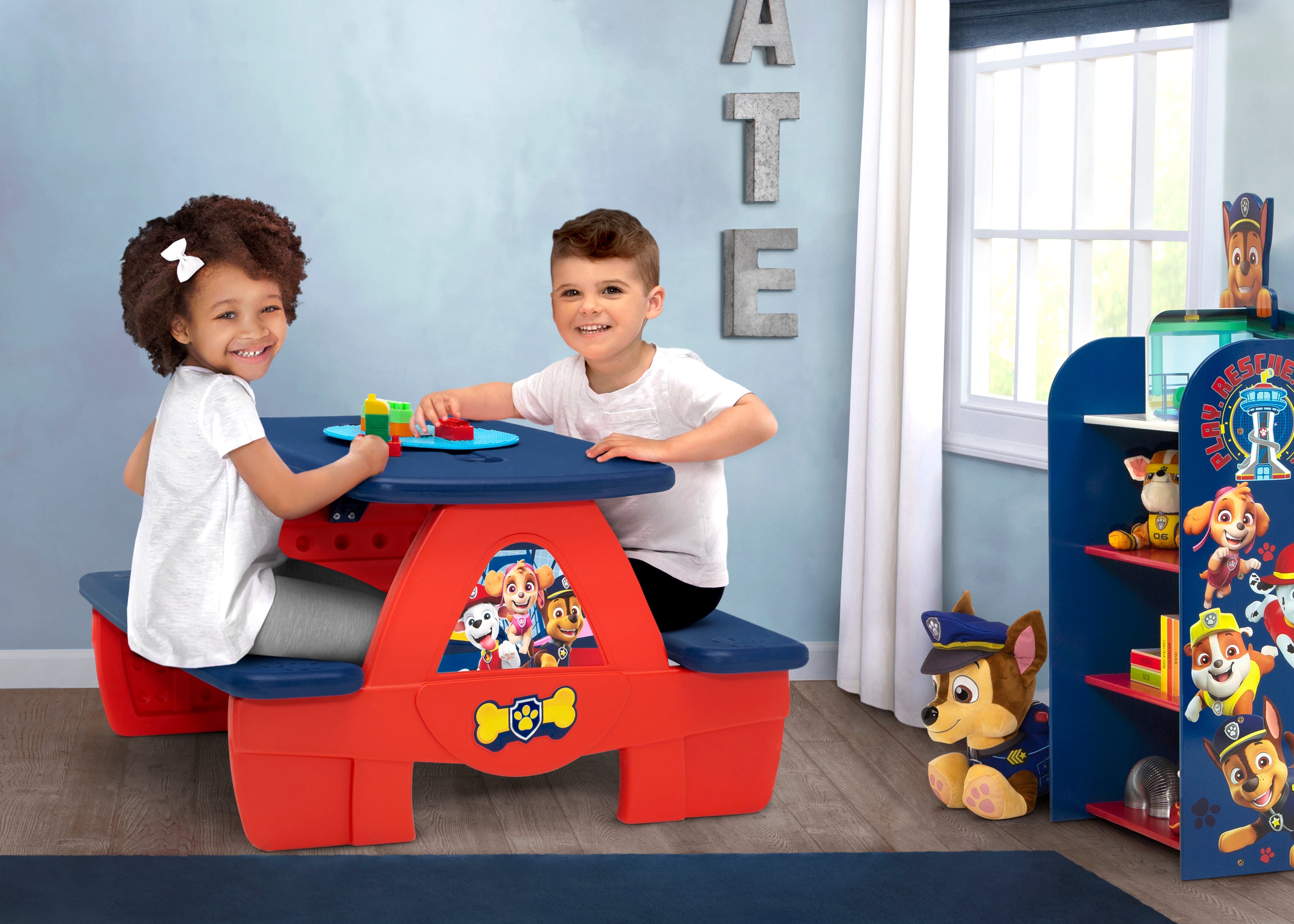 PAW Patrol 4 Seat Activity Picnic Table with LEGO Delta Children
