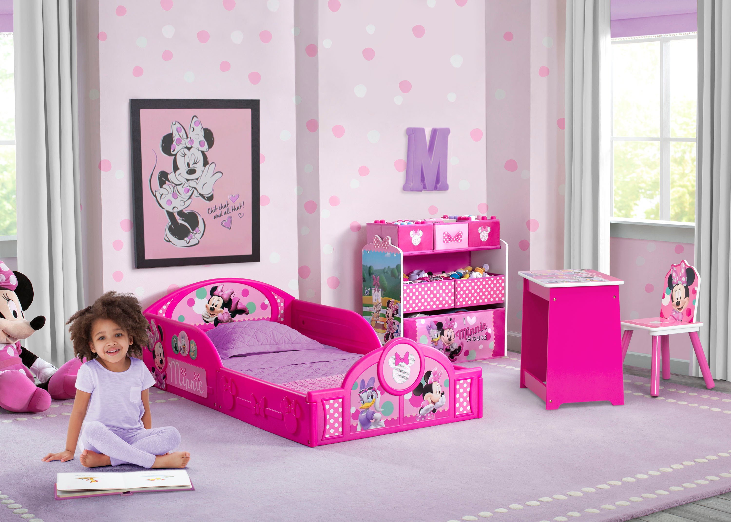 Minnie Mouse 4-Piece Room-in-a-Box Bedroom Set Includes Delta