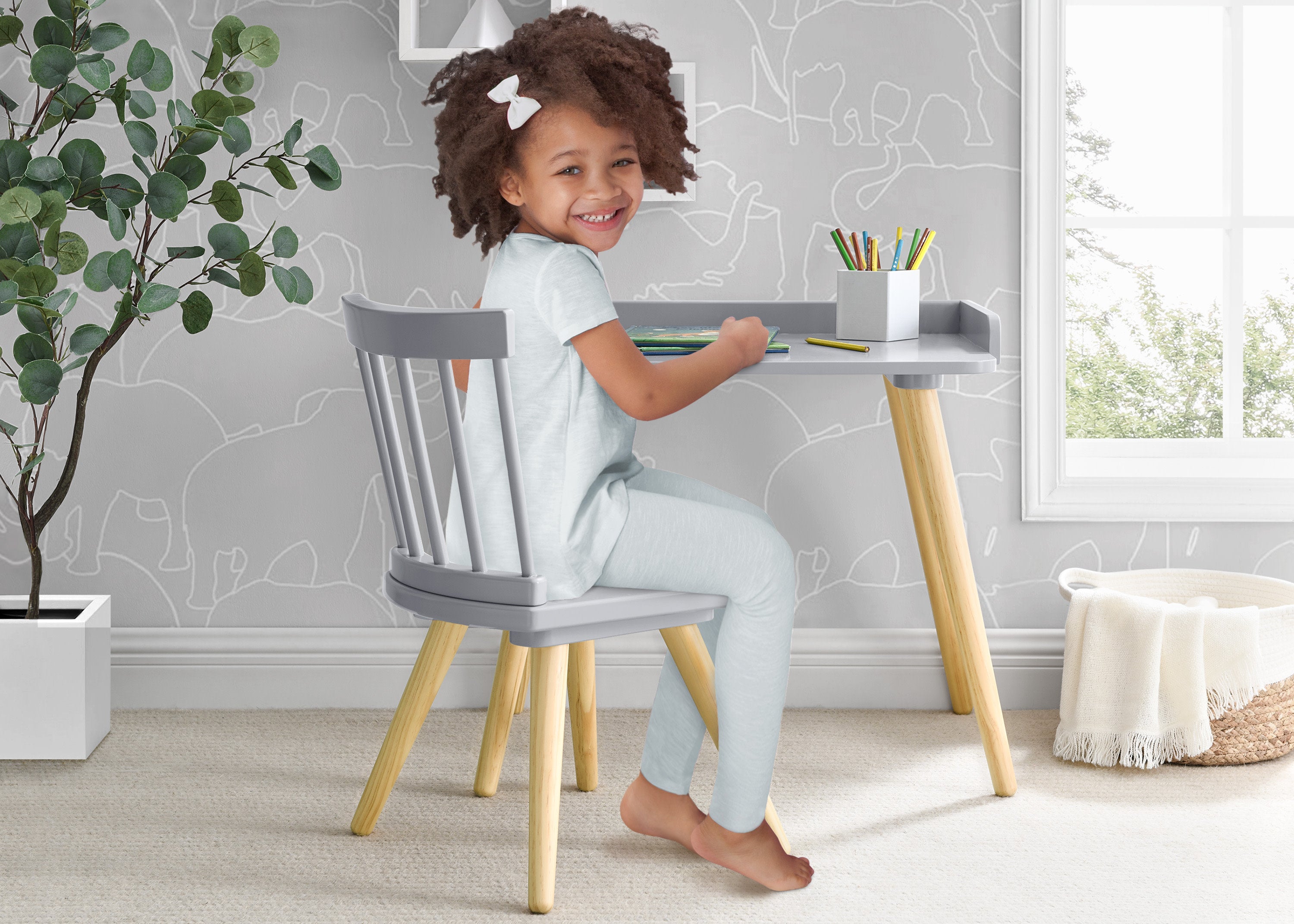 Essex Desk & Chair Set - Delta Children