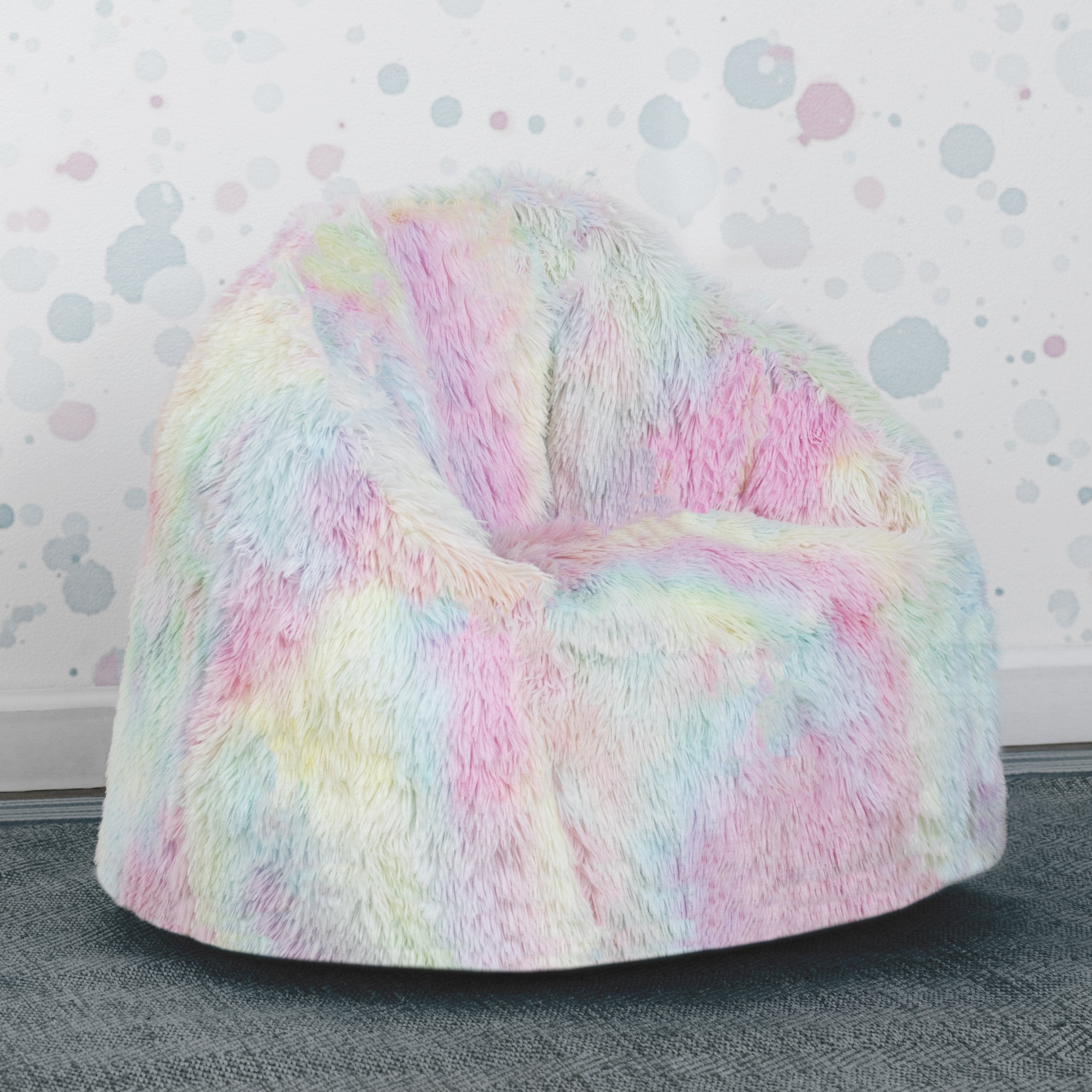 Small fluffy outlet chair