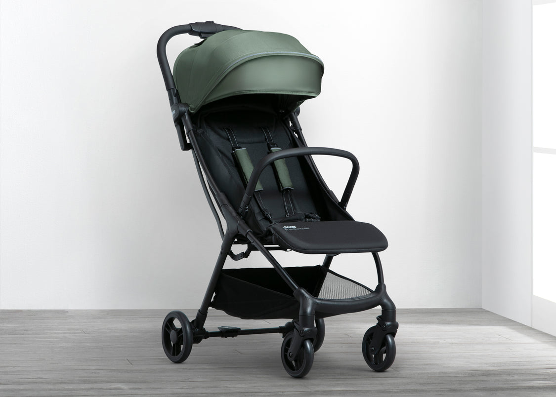 13275 2182 Jeep Altitude Travel Stroller Green Tech Lifestyle 01