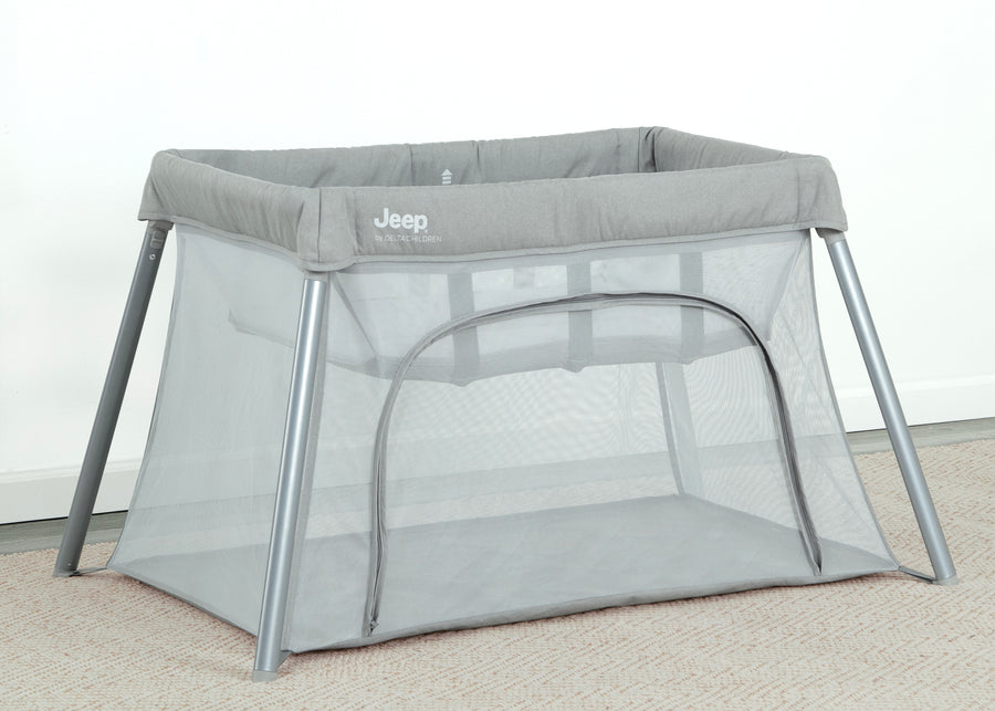 Light Grey (2463) 19-Horizon Compact Travel 2-in-1 Play Yard and Bassinet