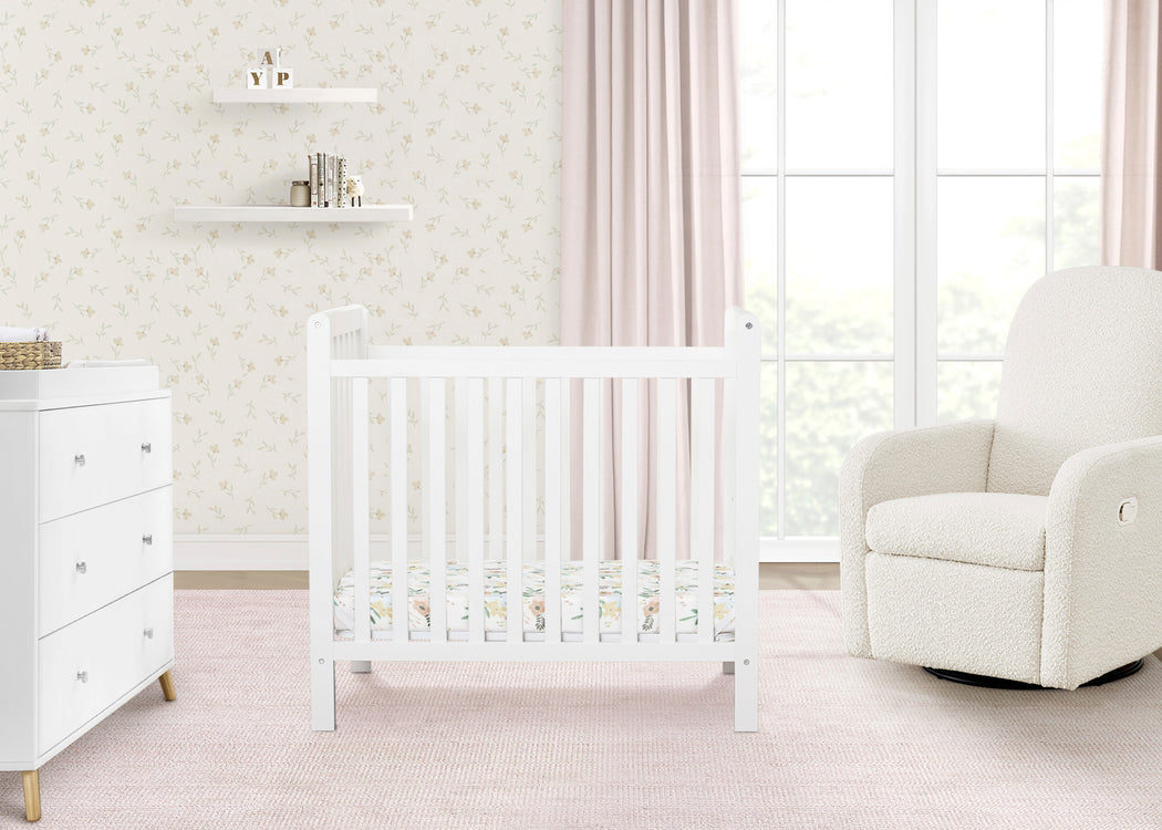 Classic Mini Crib with 2.75-inch Mattress - Convertible to Twin BedBianca White (130)