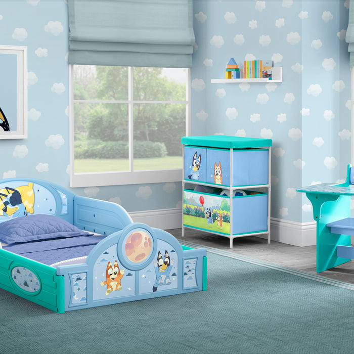 99781BU 1077 WM RIAB bluey lifestyle 101 3-Bluey 3-Piece Toddler Bedroom Set