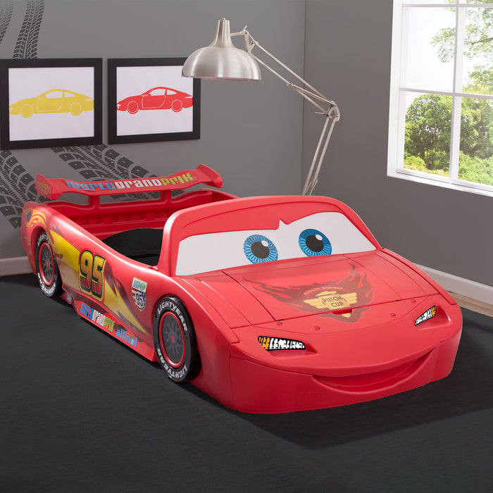 BB86609CR 1008 toddler bed cars lifestyle 02 1 1-Cars Convertible Toddler-to-Twin Bed