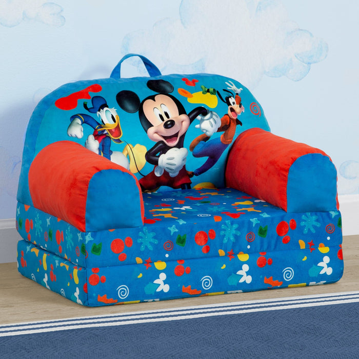 FC85801MM 1055 cozee buddy flipout mickey lifestyle 103 2-Mickey Mouse Cozee Buddy Flip-Out Chair