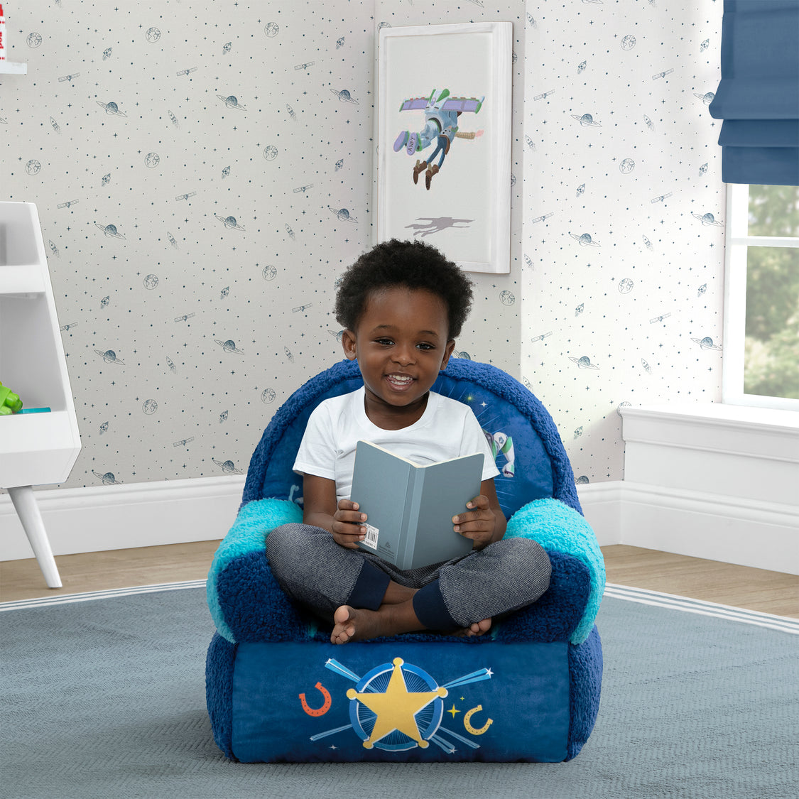 FC85921TY 1096 cozee buddy chair toy story lifestyle 102