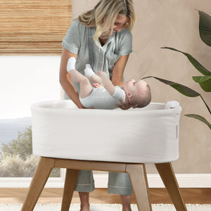 White (100) 16-Aero Smart Auto Glide Bassinet with Cry Detection & Bluetooth Wireless Technology