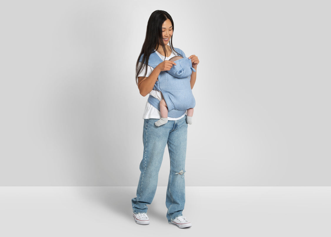 NU86605GP 1285 Gap Baby Carrier Chambray Lifestyle 04