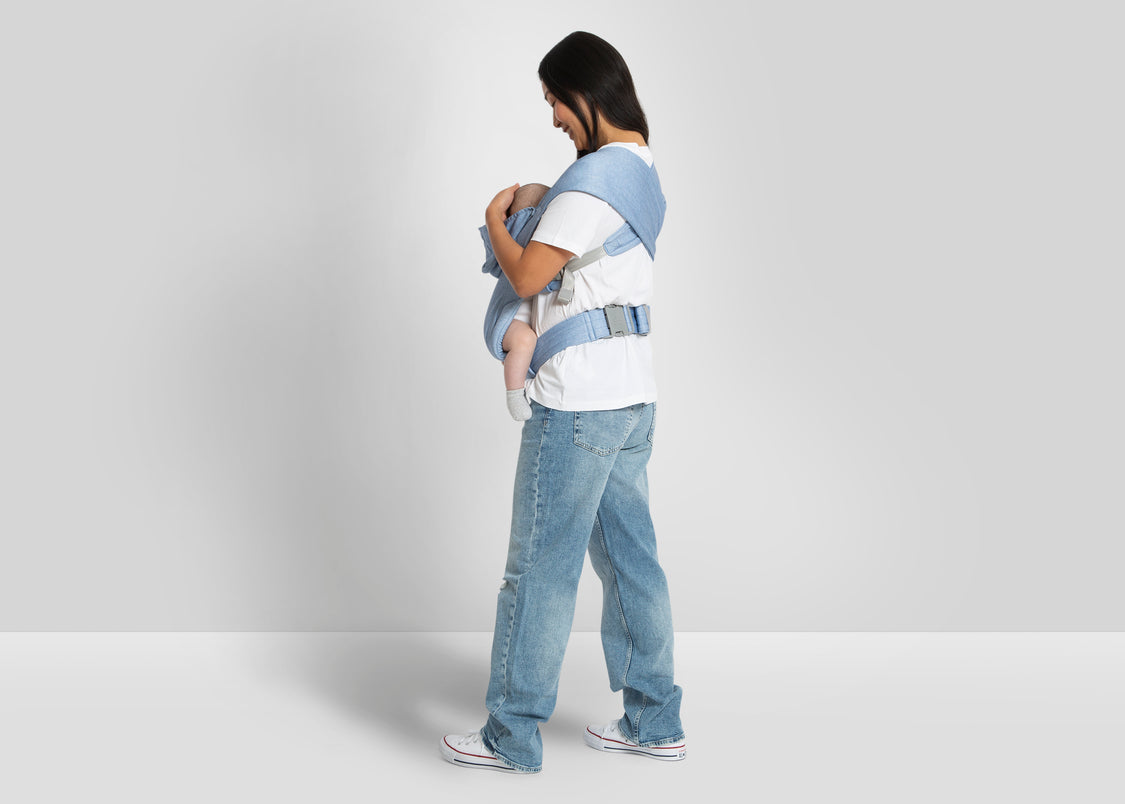 NU86605GP 1285 Gap Baby Carrier Chambray Lifestyle 06