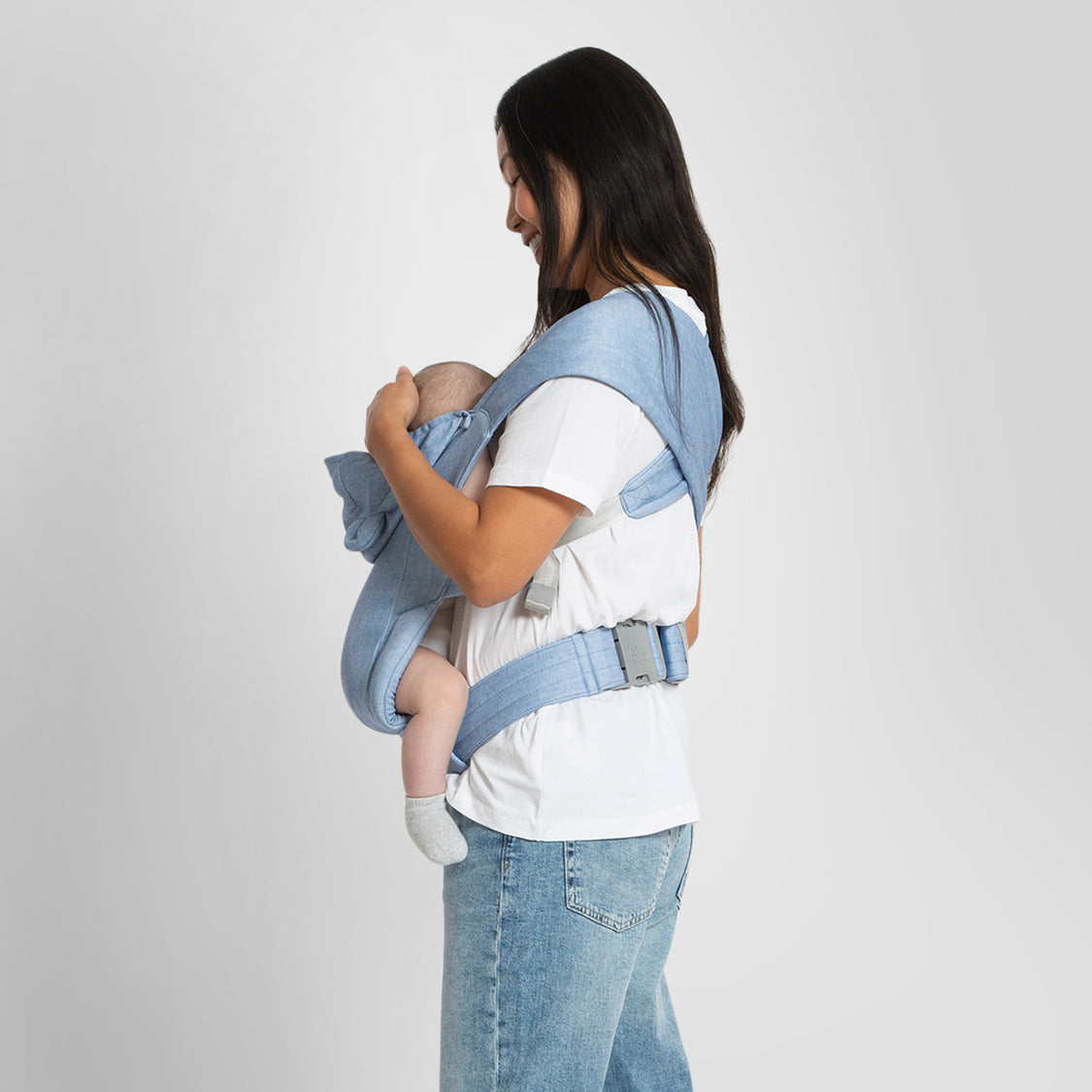 NU86605GP 1285 Gap Baby Carrier Chambray Lifestyle 105