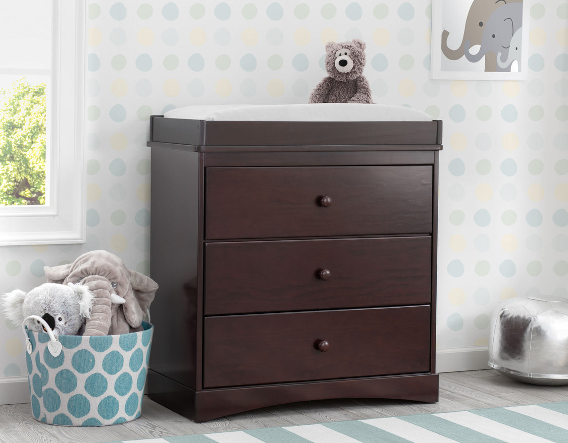 W558430 207 Skylar 3 Drawer Dresser wChanging Top Dark Chocolate Lifestyle 04