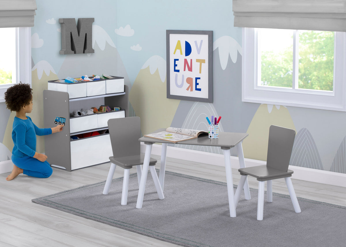 Light Grey and White (1176)
