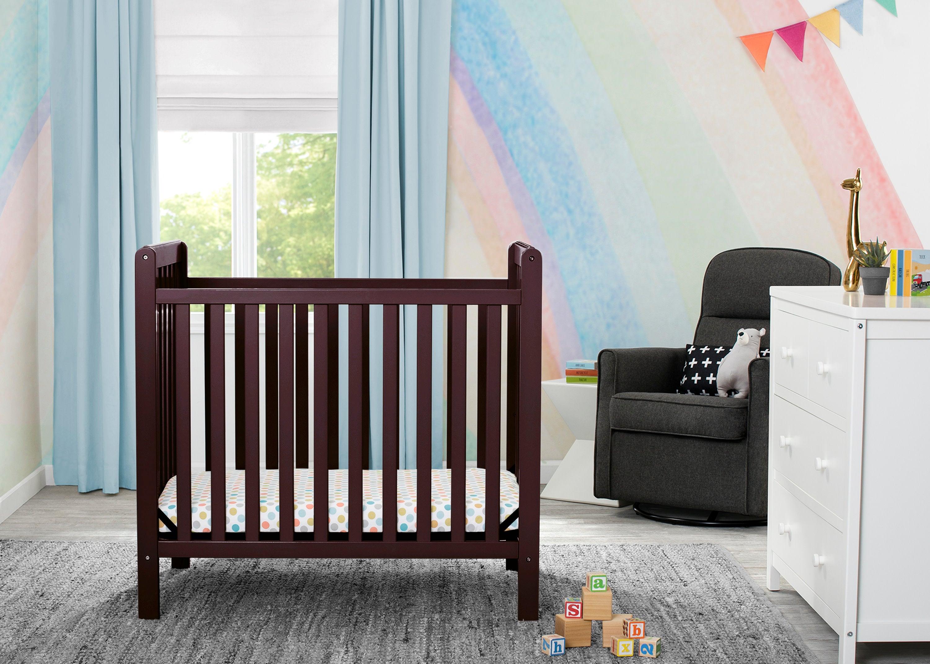 Classic Mini Crib with 2.75-inch Mattress - Convertible | Delta Children