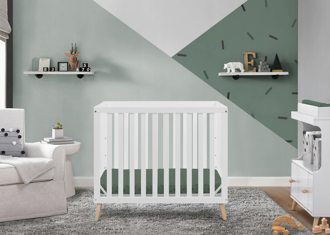 Essex Convertible Mini Baby Crib with 2.75-Inch Mattress, Greenguard Gold CertifiedBianca White with Natural (123)