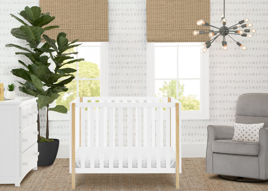 Gio Mini Crib with 2.75-Inch MattressBianca White with Natural (123)