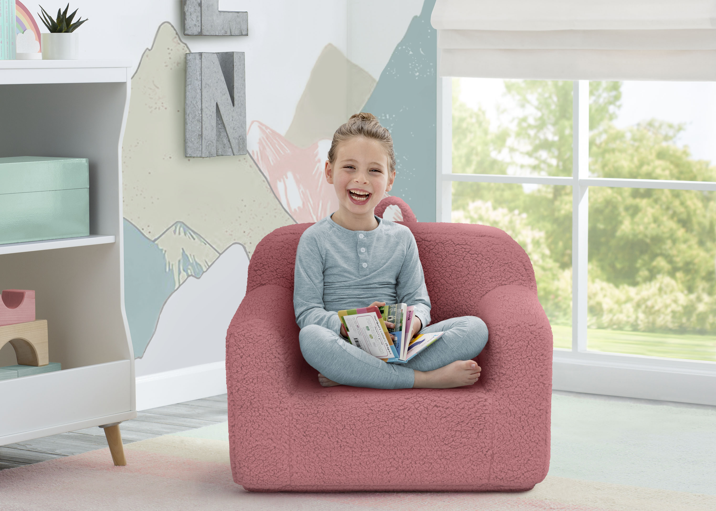 Cozee Sherpa Chair for Kids - Delta Children