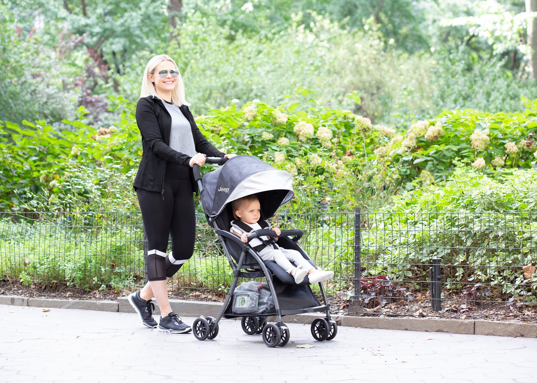 Jeep Ultralight Adventure Stroller by Delta Children, Dusk (2010), Lifestyle