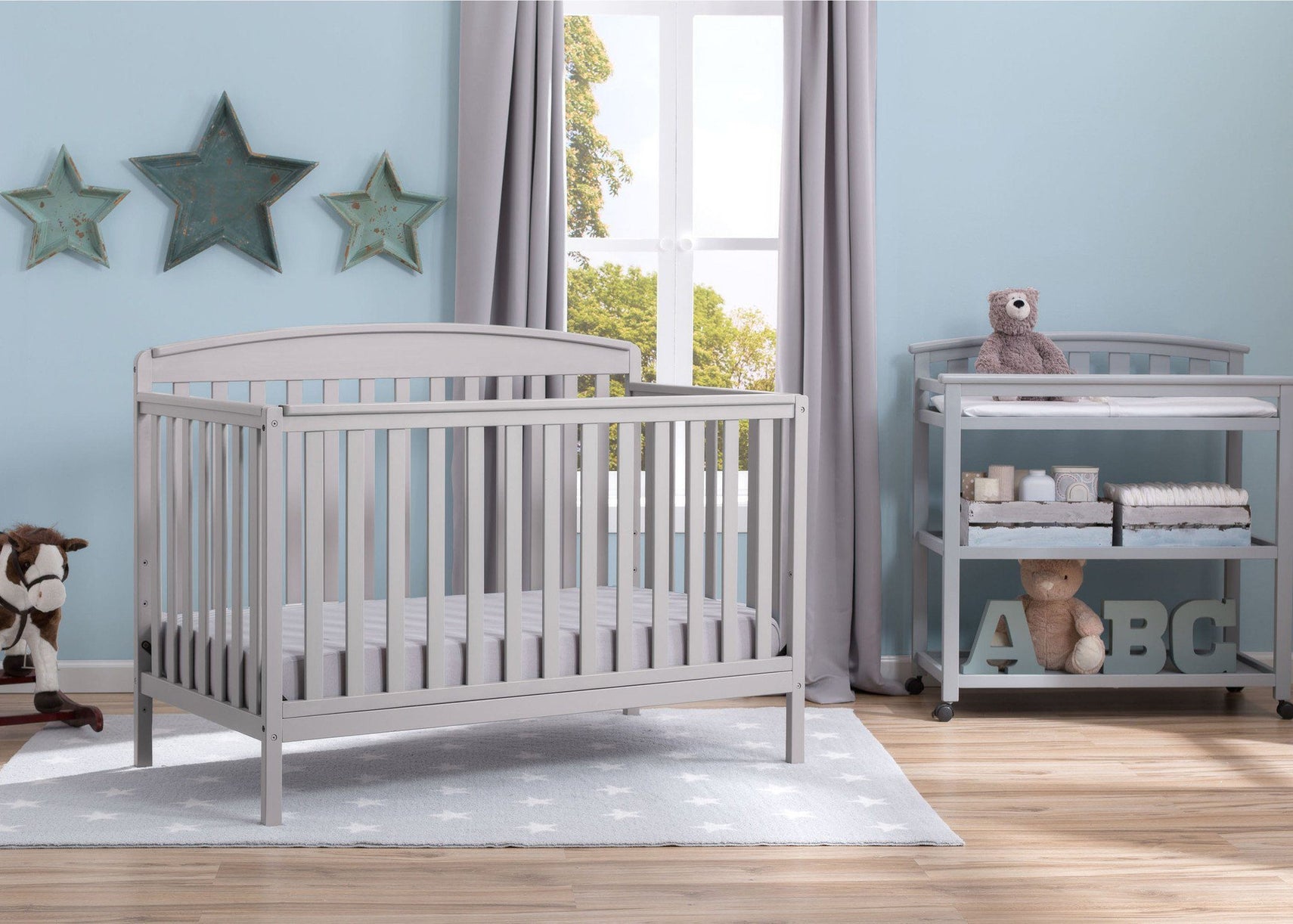 Delta Children Grey (026) Brayden 4-in-1 Crib, Room Shot a0a