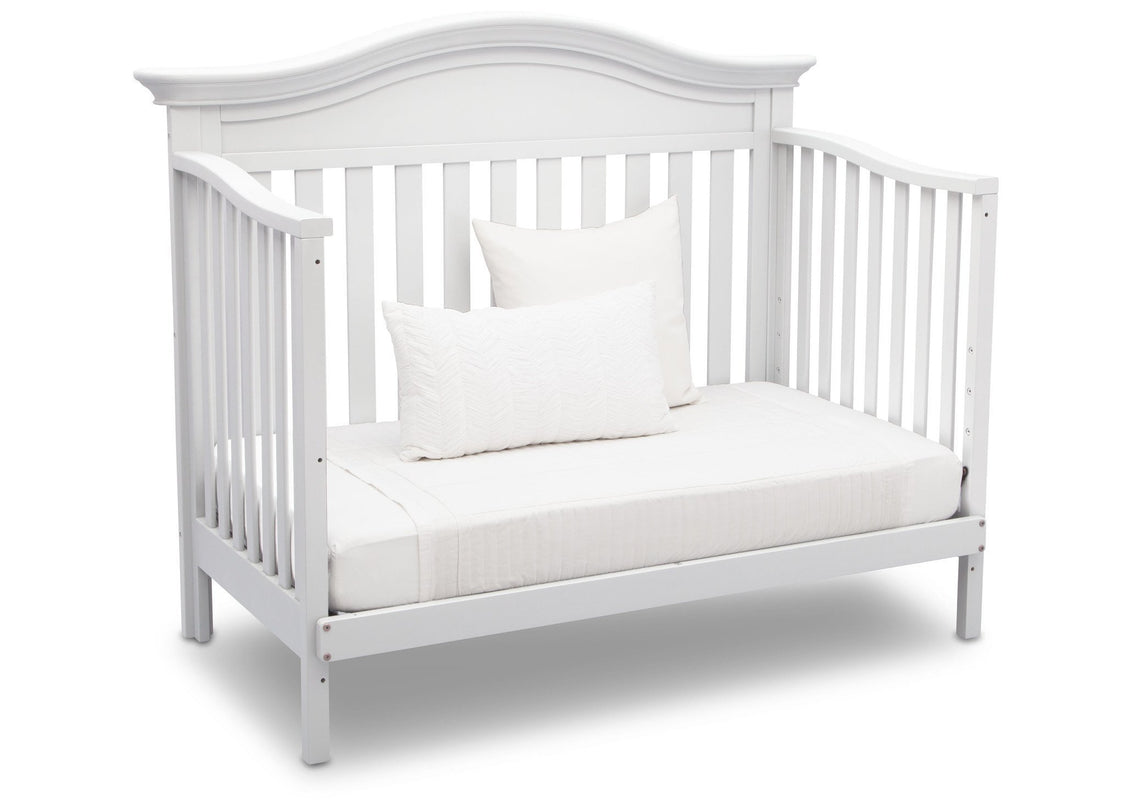 Serta Bianca (130) Banbury 4-in-1 Convertible Crib, Day Bed View b4b