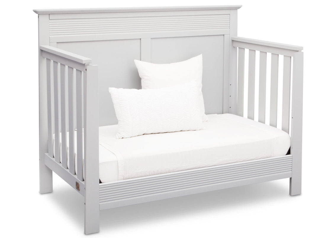Serta Bianca White (130) Fall River 4-in-1 Convertible Crib, Right Daybed View b4b