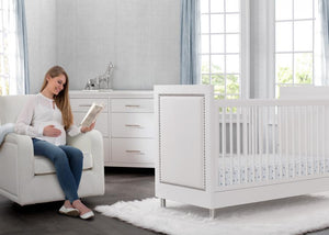 Delta Children Bianca White (1321) Avery 3-in-1 Convertible Crib (708130), Room View 3