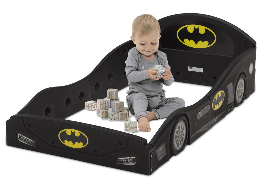 Batman (B1200) BB81401BT-B1200 5-Batman Batmobile Plastic Sleep and Play Toddler Bed