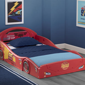 Cars (1014) Lightning McQueen Plastic Sleep and Play Toddler Bed by Delta Children 15