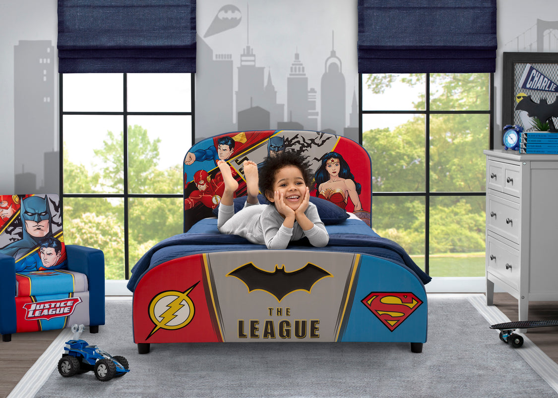 Delta Children DC Comics Justice League Upholstered Twin Bed Justice League (1215), Room View a1a