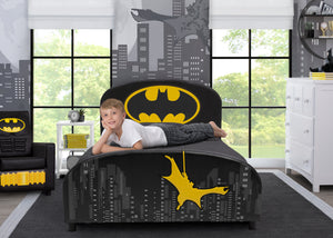 Delta Children Batman Upholstered Twin Bed Batman (1200), Room View 1