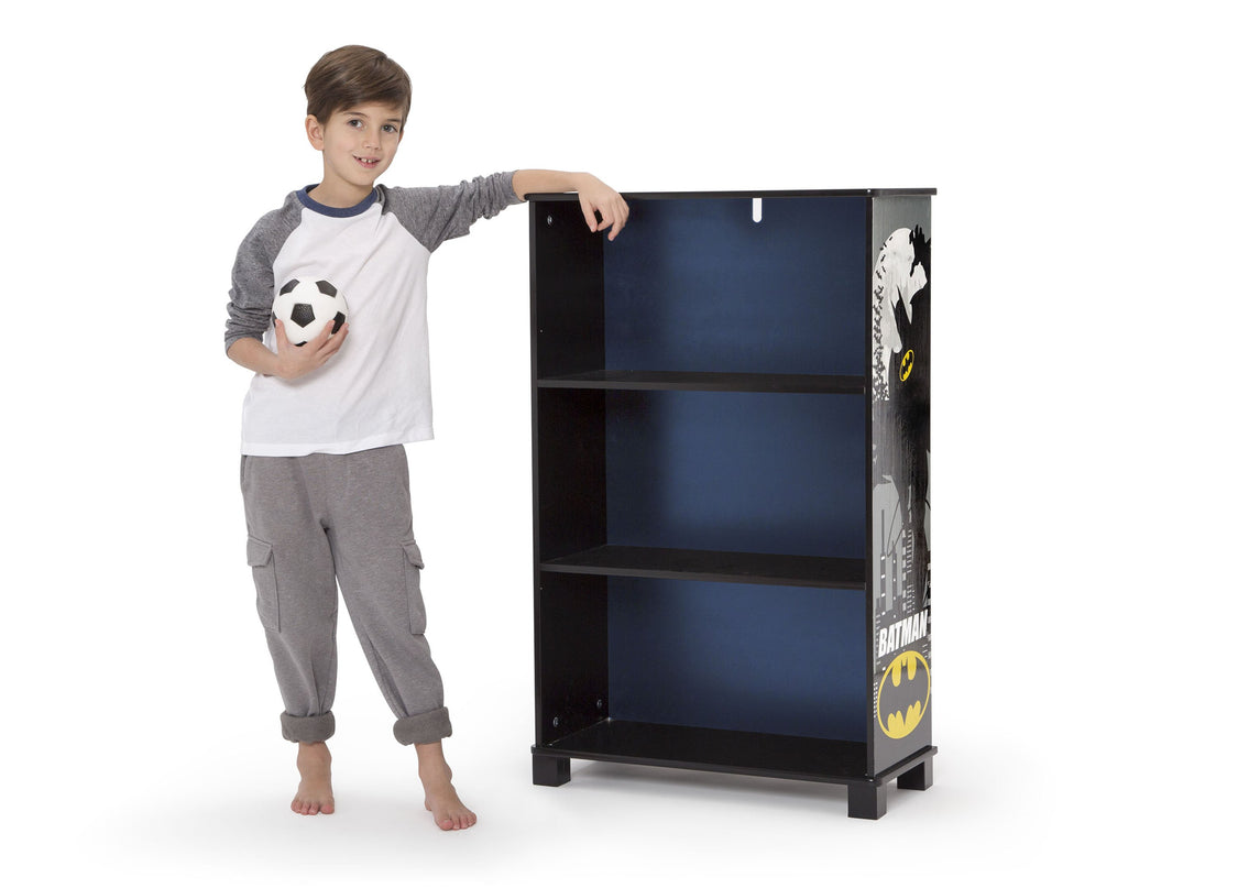 Delta Children Batman (1200) Batman Deluxe 3-Shelf Bookcase (FL86731BT), Silo with kid, a4a