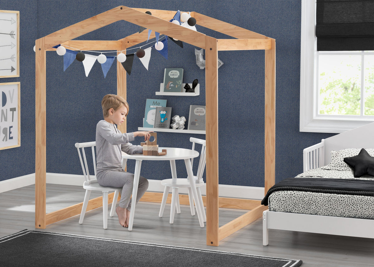 Delta Children Natural (746) Homestead Playhouse, Room View