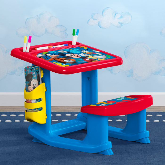 Mickey Hot Dog (1054) 1-Mickey Mouse Draw and Play Desk